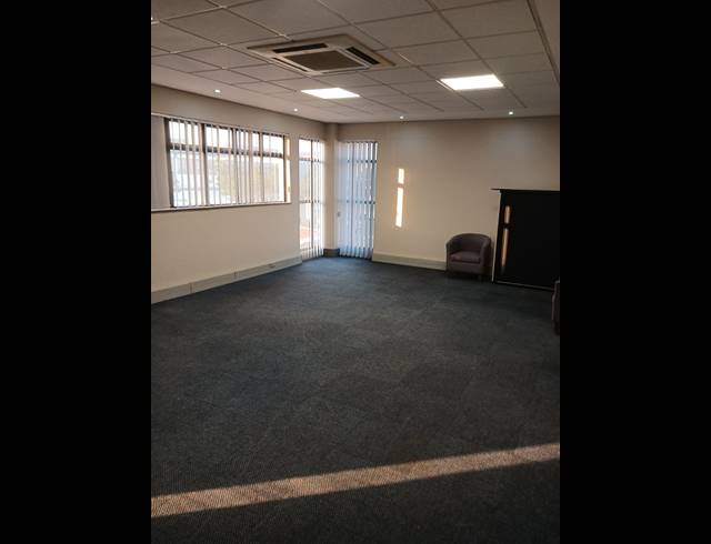 410M² OFFICE TO LET IN RIVERHORSE VALLEY